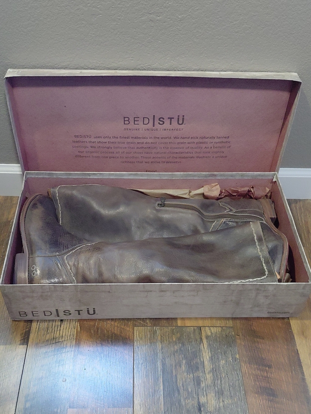 BED STU Cobbler Series Women's Distressed Brown Leather Zip / Tie Boots. 8 w/box